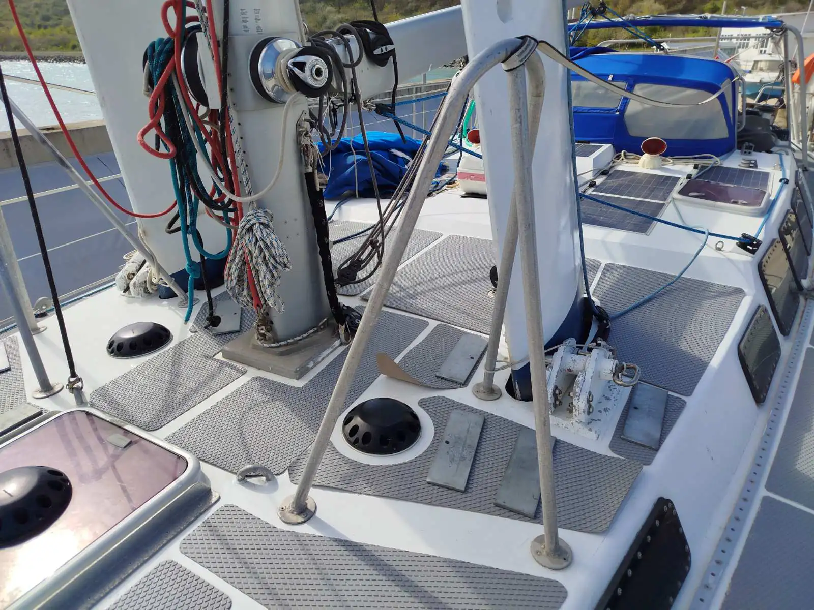 Mirabo expedition sailing boat