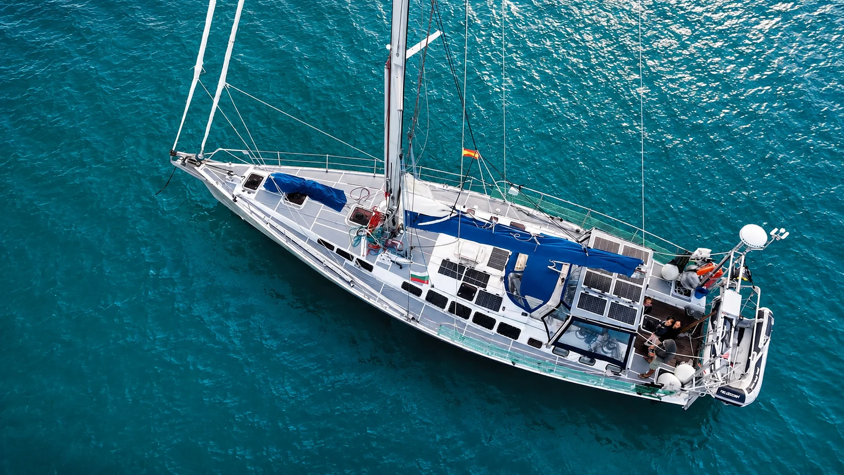 Sailing around the Azores aboard Mirabo