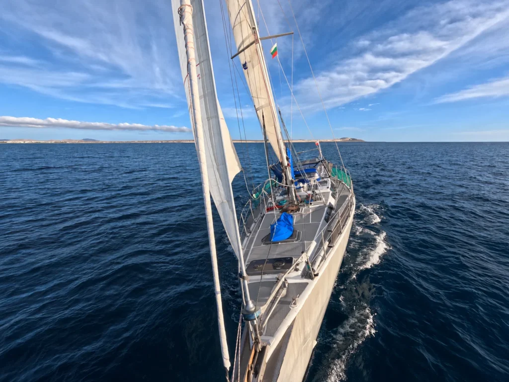 Canary-sailing-Arctos1