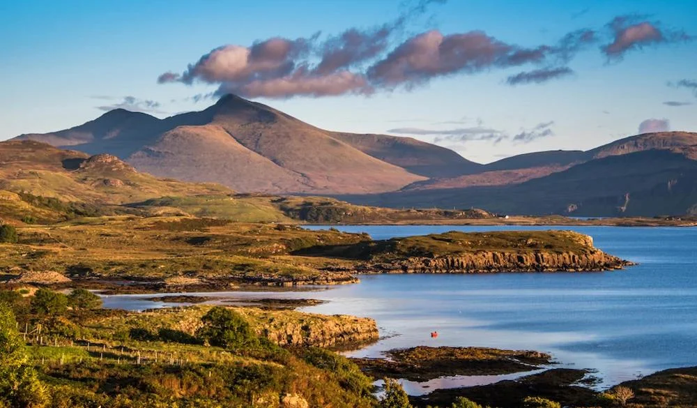 Arctos sailing among the Scottish island coastlines