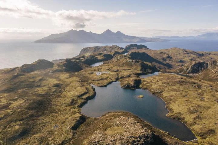 Scottish tidal waters and island sailing aboard Arctos