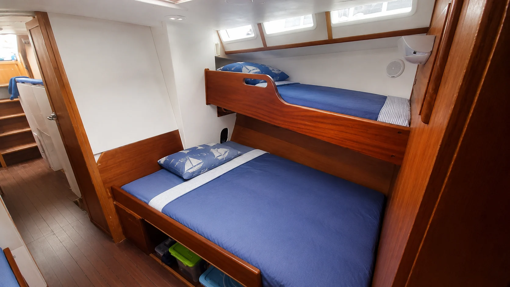 Mirabo expedition sailing boat