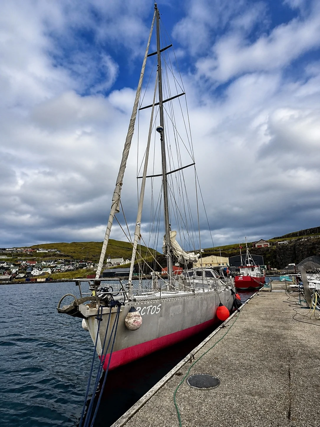 Arctos sailing and trekking in the Faroe Islands 04